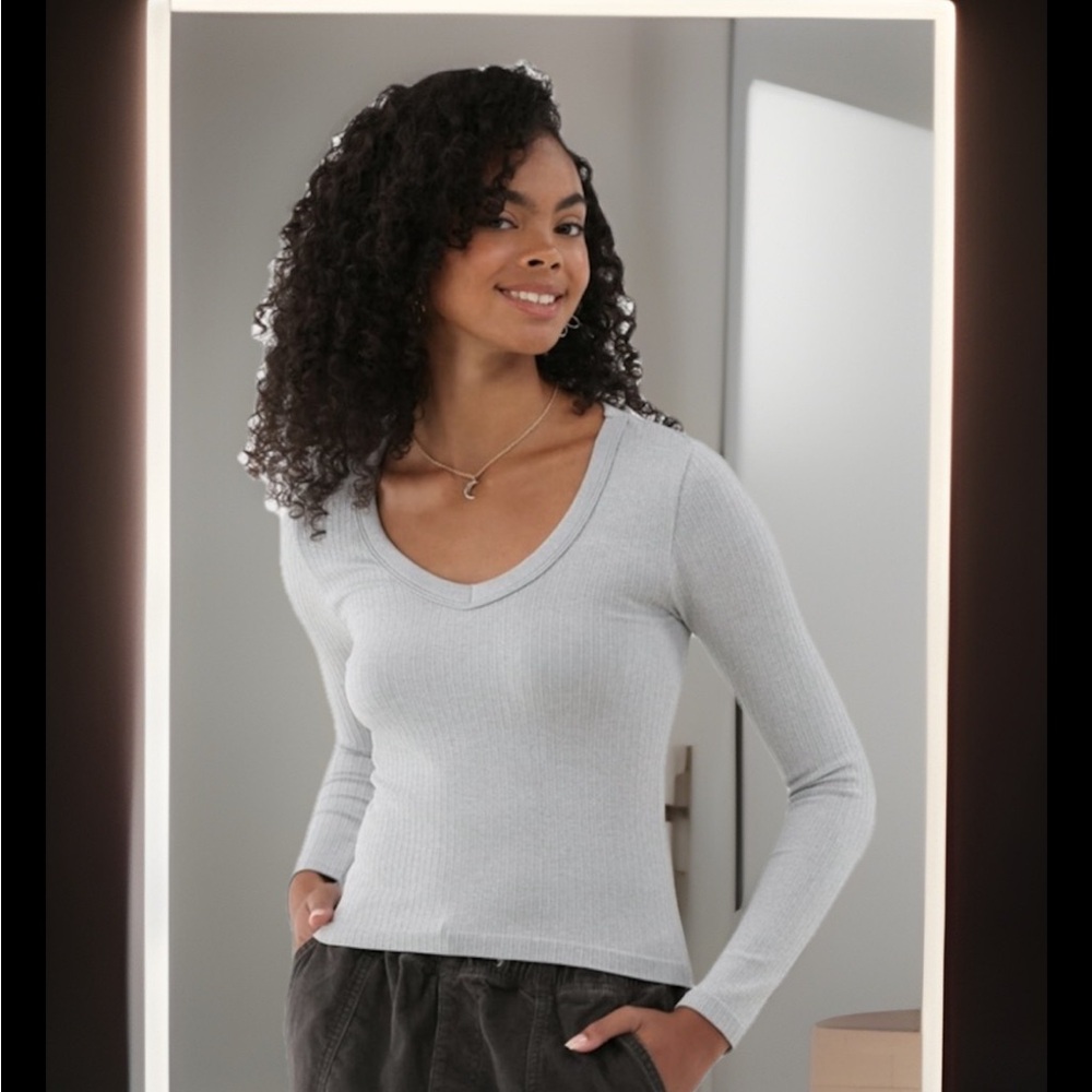 Light Heather Gray Ribbed Seamless V-Neck W/Long Sleeves Light Thermal Soft Tops